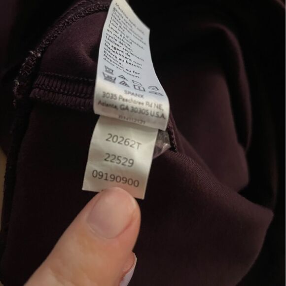 Spanx Purple Split Hem Ankle Length Leggings Size Medium Activewear Workout Wear - Picture 8 of 9